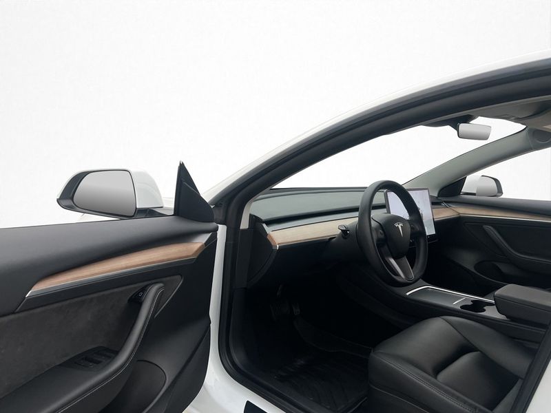 Tesla Model 3 bild 17
