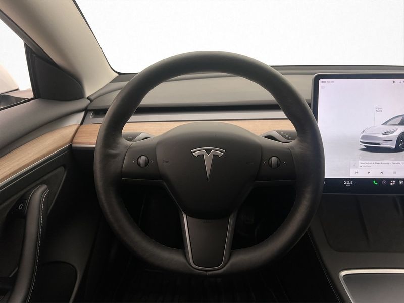 Tesla Model 3 bild 15