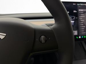 Tesla Model Y bild 27