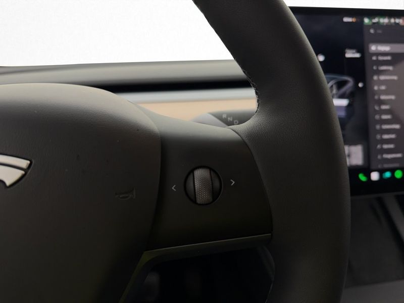 Tesla Model Y bild 27