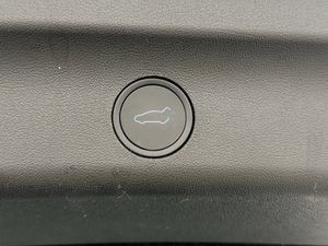 Tesla Model Y bild 17