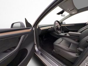 Tesla Model Y bild 34