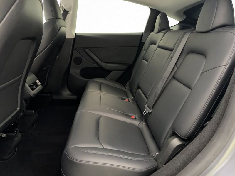 Tesla Model Y bild 18