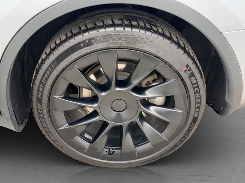 Tesla Model Y bild 10