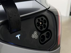 Tesla Model Y bild 30