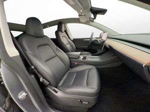 Tesla Model Y bild 13