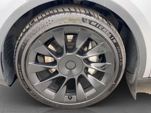 Tesla Model Y bild 9