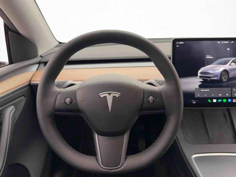 Tesla Model Y bild 32