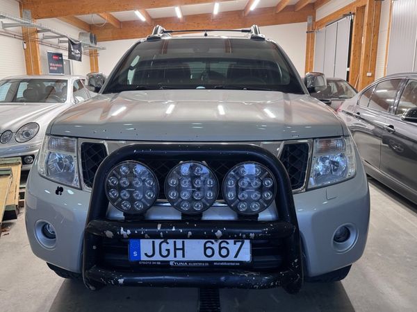 Nissan Navara Dubbelhytt 3.0 dCi V6 4x4 Euro 4 - 2011