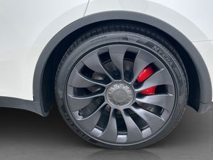 Tesla Model Y bild 30