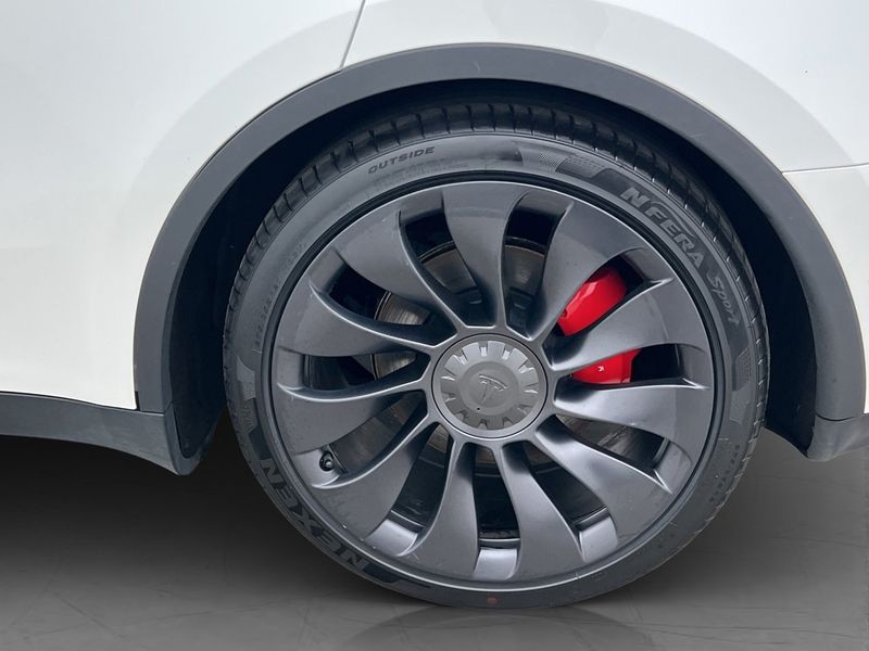 Tesla Model Y bild 30