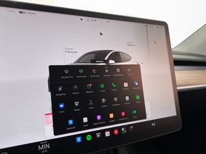 Tesla Model Y bild 17