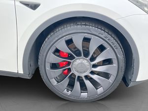 Tesla Model Y bild 32
