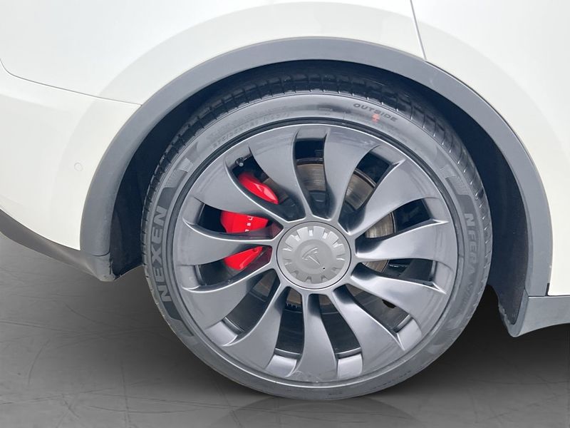 Tesla Model Y bild 31