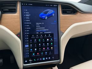 Tesla Model X bild 19