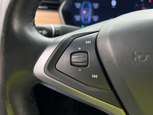 Tesla Model X bild 14