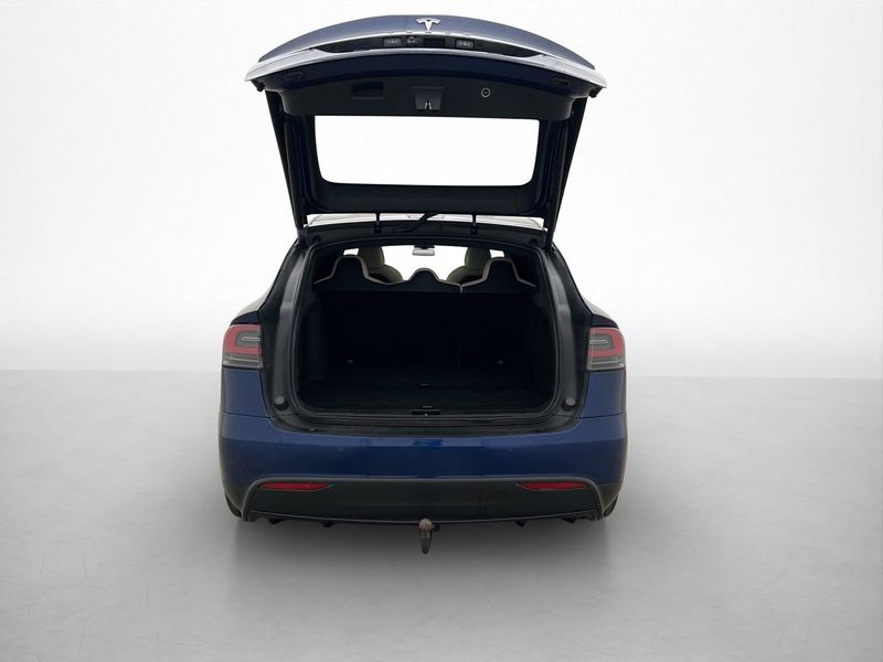 Tesla Model X bild 27