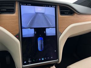 Tesla Model X bild 18