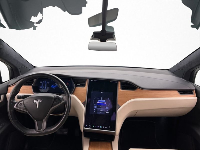 Tesla Model X bild 13