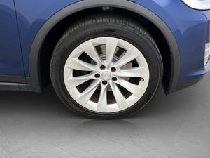 Tesla Model X bild 32