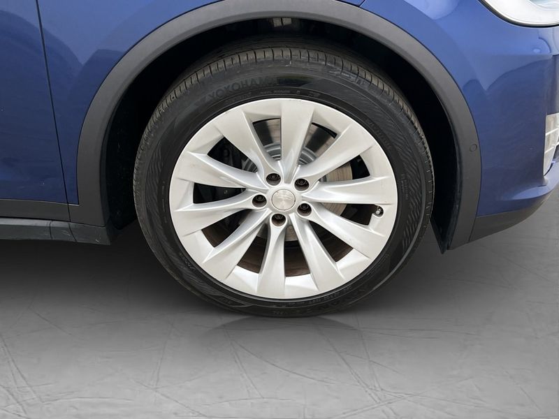 Tesla Model X bild 32