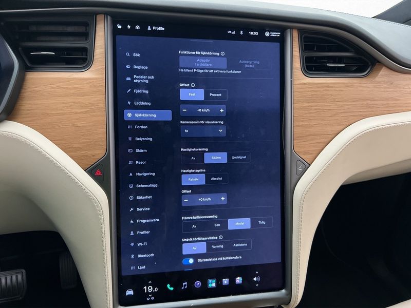 Tesla Model X bild 21