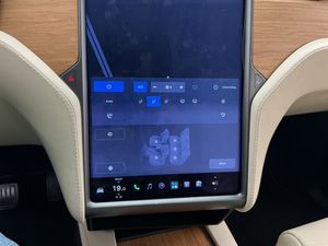 Tesla Model X bild 20