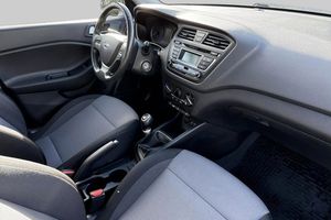 Hyundai i20 bild 15