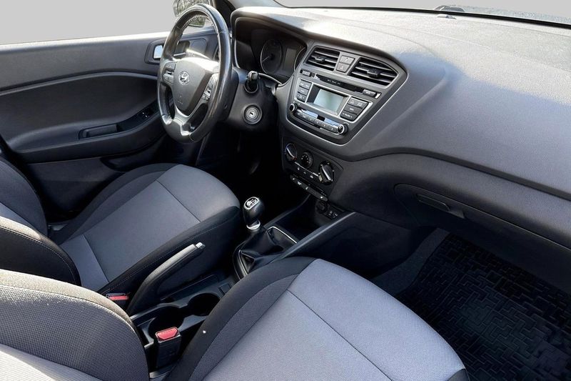 Hyundai i20 bild 15