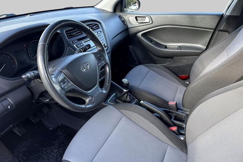 Hyundai i20 bild 11