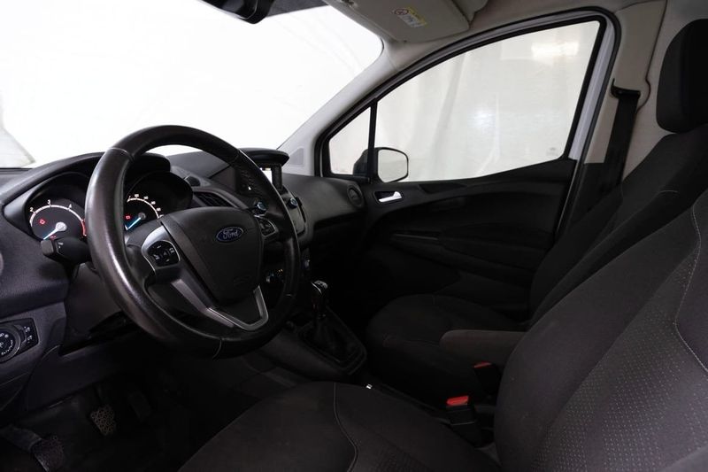 Ford Transit Courier bild 15