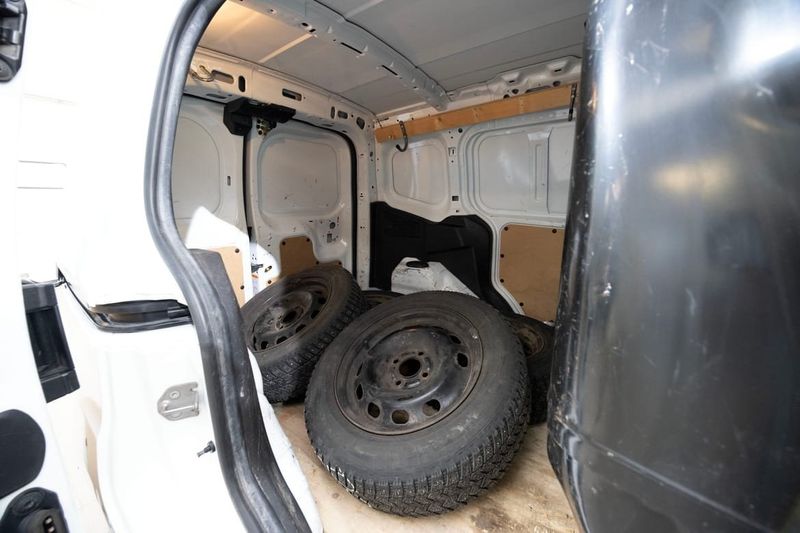 Ford Transit Courier bild 18