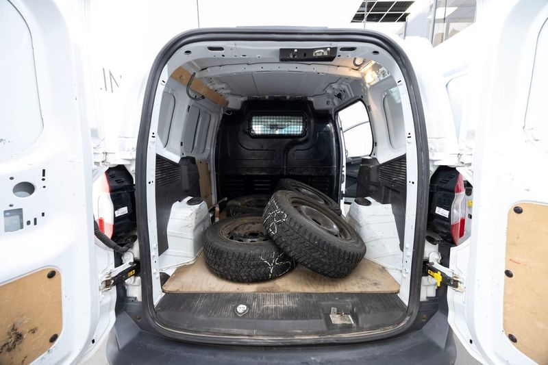 Ford Transit Courier bild 19