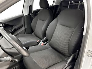 Peugeot 208 bild 5