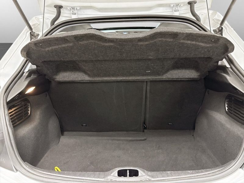 Peugeot 208 bild 16