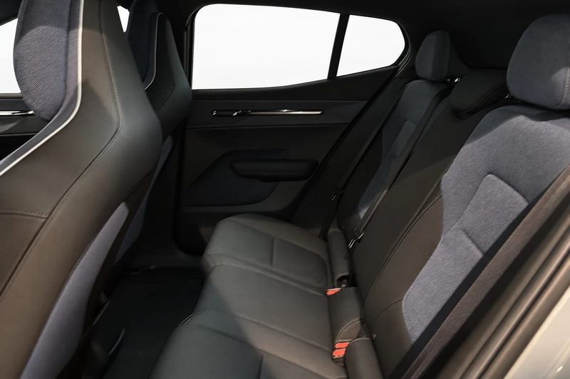 Volvo EX30 bild 7