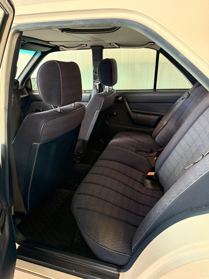 Mercedes 190 bild 4