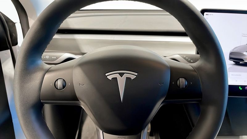 Tesla Model Y bild 11