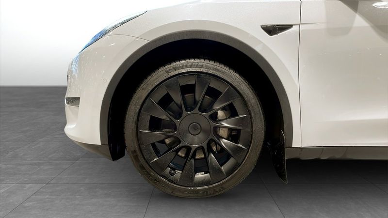 Tesla Model Y bild 9