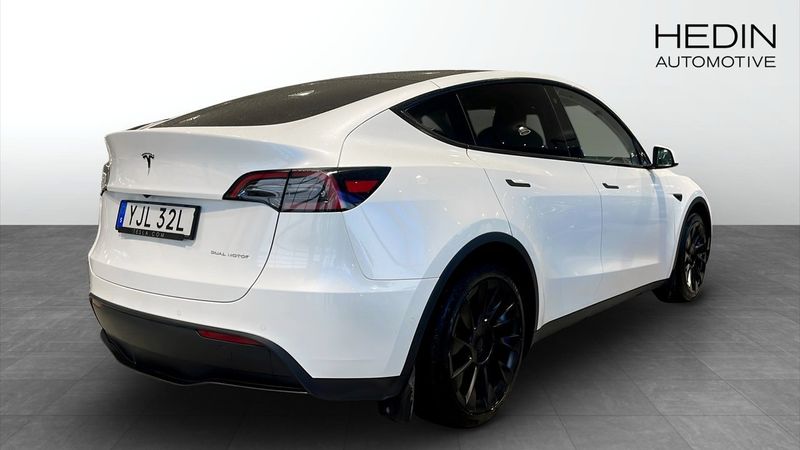 Tesla Model Y bild 2