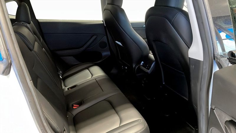 Tesla Model Y bild 5