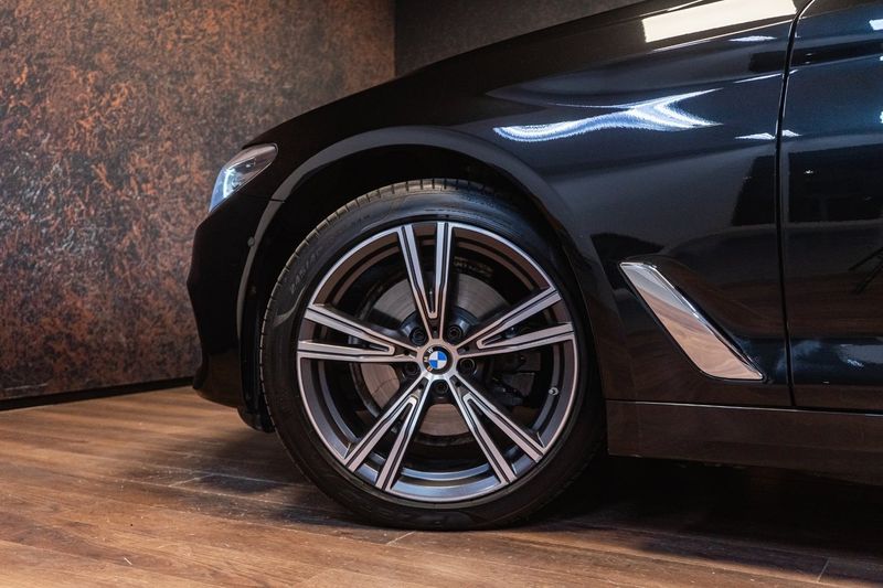 BMW 520 bild 9