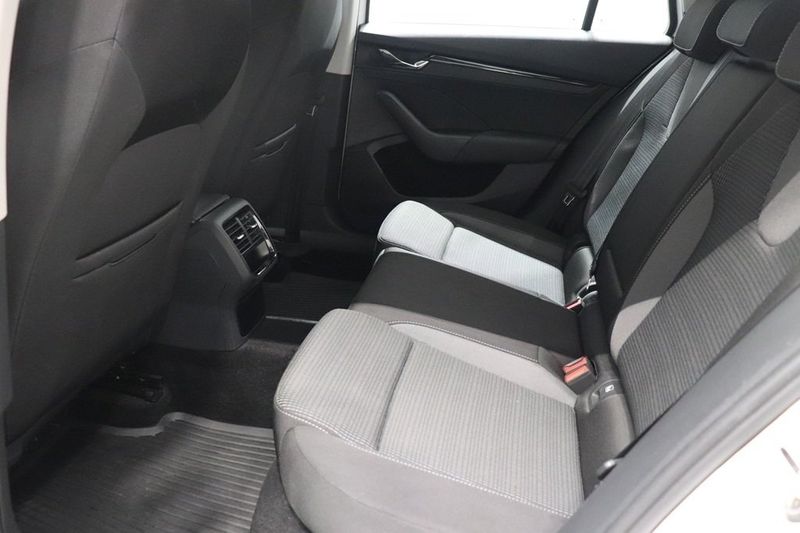 Skoda Octavia bild 9