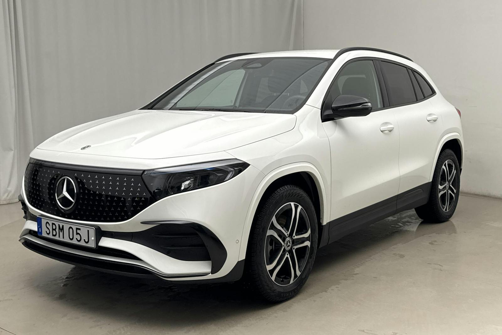 Mercedes EQA250+