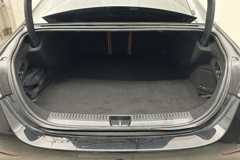 Mercedes E300 bild 9