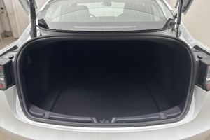 Tesla Model 3 bild 9