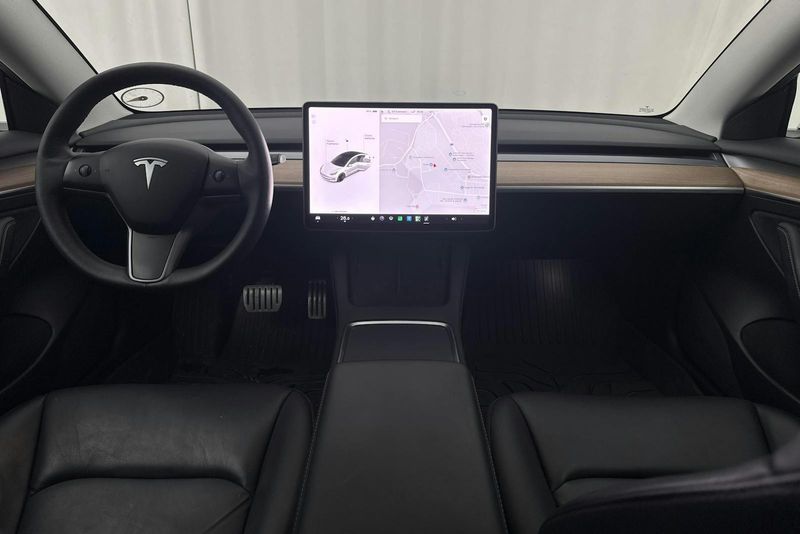 Tesla Model 3 bild 6
