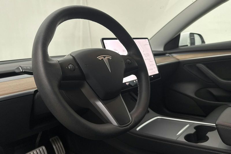 Tesla Model 3 bild 19