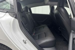 Tesla Model 3 bild 8