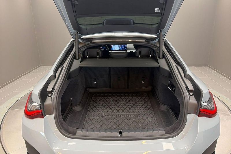BMW i4 bild 15